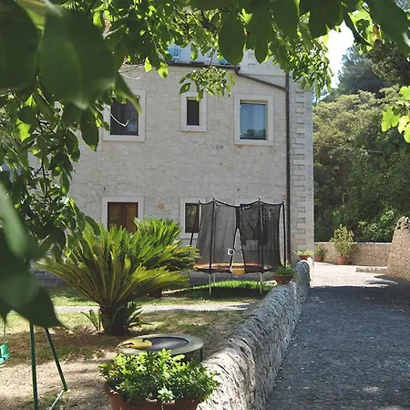 Alloggio per agriturismo 'a Cunziria Vizzini