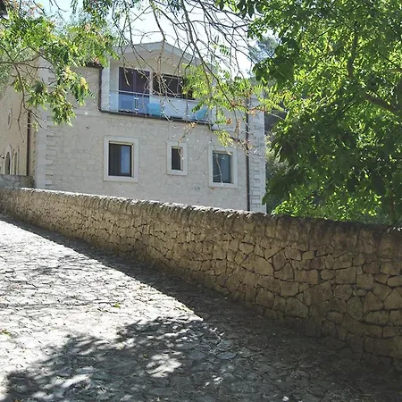 Çiftlik konaklama 'a Cunziria